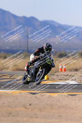 media/Dec-17-2023-CVMA (Sun) [[bf0c04832d]]/Race 2 Amateur Supersport Open/